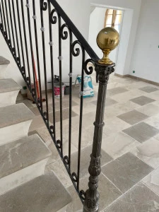 Marquise forgée à Salernes 