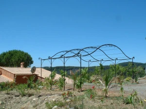Pergolas en fer forgé dans le var