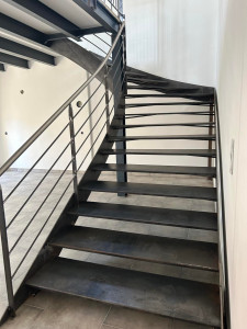 Escalier en fer forgé sur mesure dans le var